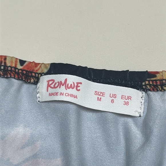 ❤️ ROMWE Bandeau sunflower top size medium - Picture 4 of 6